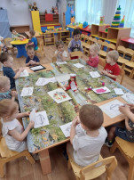 Занятие по рисованию в группе "Родничок" Занятие по рисованию в группе "Родничок".
